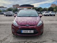 Usado Ford Fiesta Trend 82 CV (60 kW) 2009 Granate Utilitario