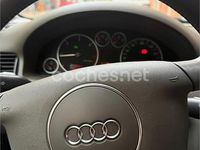 Usado Audi A6 163 CV (119 kW) 2004 Gris / plata Berlina