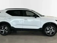 Uusi Volvo XC40 Plus 163 HP (119 kW) 2026 Otro Katumaasturi