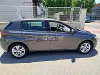 Usado Peugeot 308 Allure 120 CV (88 kW) 2018 Gris / plata Berlina