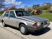 Usado Alfa Romeo 75 120 CV (88 kW) 1988 Gris / plata Berlina