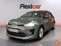 Usado Kia Rio 84 CV (61 kW) 2022 Gris Utilitario