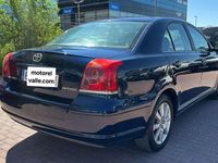 Usado Toyota Avensis Sol 129 CV (94 kW) 2004 Azul Berlina