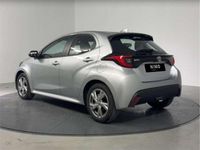 Usado Toyota Yaris Hybrid Active 116 CV (85 kW) 2025 Utilitario