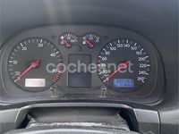 Usado VW Golf IV Highline 130 CV (95 kW) 2003 Gris / plata Berlina
