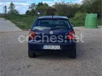 Usado VW Polo Highline 100 CV (73 kW) 2004 Azul Utilitario