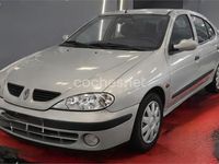 Usado Renault Mégane II Authentique 105 CV (77 kW) 2003 Gris / plata Berlina
