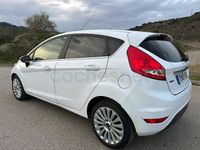 Usado Ford Fiesta Titanium 95 CV (69 kW) 2010 Blanco Utilitario