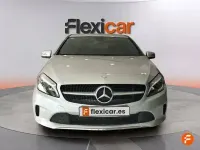 Usado Mercedes A180 122 CV (89 kW) 2017 Gris / plata Utilitario