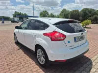 Usado Ford Focus Trend 125 CV (91 kW) 2017 Blanco Berlina