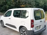 Usado Citroën Berlingo Feel 102 CV (75 kW) 2022 Blanco Monovolumen