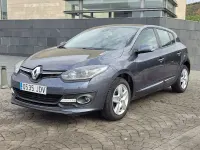 Usado Renault Mégane Business 95 CV (69 kW) 2015 Gris / plata Berlina