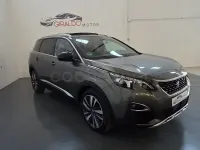 Usado Peugeot 5008 GT-line 120 CV (88 kW) 2018 Negro SUV