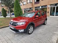 Usado Dacia Sandero Stepway 90 CV (66 kW) 2013 Granate Berlina