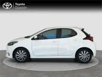 Usado Toyota Yaris Hybrid Active 116 CV (85 kW) 2023 Blanco Monovolumen