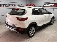 Usado Kia Stonic 100 CV (73 kW) 2022 Blanco SUV