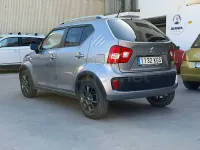 Usado Suzuki Ignis 90 CV (66 kW) 2018 Gris / plata SUV