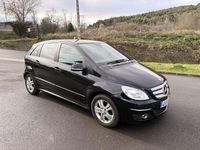 Usado Mercedes A180 109 CV (80 kW) 2011 Negro Utilitario