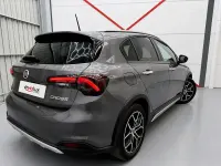 Usado Fiat Tipo Cross 101 CV (74 kW) 2021 Gris / plata Berlina