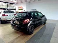 Usado Peugeot 208 Access 75 CV (55 kW) 2017 Negro Utilitario