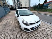 Usado Kia Rio 85 CV (62 kW) 2013 Blanco Berlina