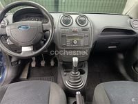 Usado Ford Fiesta Ghia 80 CV (58 kW) 2007 Azul Utilitario