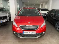 Usado Peugeot 2008 Allure 100 CV (73 kW) 2015 Granate SUV