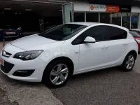 Usado Opel Astra Selective 165 CV (121 kW) 2015 Blanco Berlina