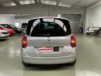 Usado Renault Grand Modus Exception 110 CV (80 kW) 2009 Gris / plata Monovolumen