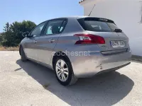 Usado Peugeot 308 Active 120 CV (88 kW) 2015 Gris / plata Berlina
