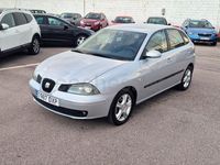 Usado Seat Ibiza 100 CV (73 kW) 2006 Gris / plata Utilitario