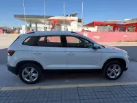 Usado Skoda Karoq Ambition 150 CV (110 kW) 2021 Blanco SUV
