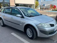 Usado Renault Mégane GrandTour Dynamique 105 CV (77 kW) 2006 Gris / plata Familiar