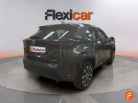 Usado Toyota Yaris Cross Active 116 CV (85 kW) 2022 Gris / plata SUV