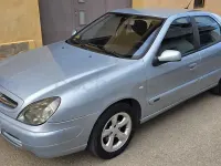 Usado Citroën Xsara Exclusive 110 CV (80 kW) 2002 Azul Berlina