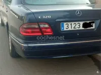 Usado Mercedes E320 Elegance 197 CV (144 kW) 2000 Azul Berlina