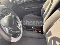 Usado Ford Fiesta Trend 100 CV (73 kW) 2014 Negro Utilitario