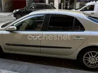 Usado Renault Laguna II Expression 110 CV (80 kW) 2004 Gris / plata Berlina