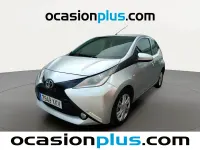 Usado Toyota Aygo X-play 69 CV (50 kW) 2018 Gris plata Utilitario