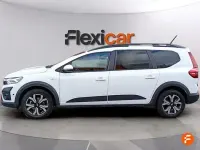 Usado Dacia Jogger Expression 100 CV (73 kW) 2023 Blanco Monovolumen