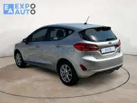 Usado Ford Fiesta Trend 85 CV (62 kW) 2018 Gris / plata Utilitario