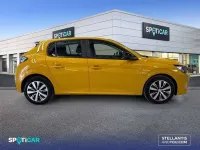 Usado Peugeot 208 Active 75 CV (55 kW) 2024 Amarillo Utilitario