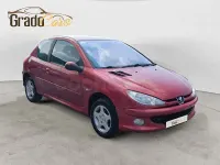 Usado Peugeot 206 70 CV (51 kW) 2007 Granate Berlina