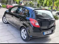 Usado Opel Corsa Cosmo 90 CV (66 kW) 2007 Negro Utilitario