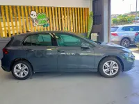 Usado VW Golf VIII 110 CV (80 kW) 2021 Gris / plata Berlina