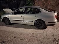 Usado Seat Toledo Stella 110 CV (80 kW) 1999 Gris / plata Berlina