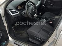 Usado Renault Mégane Dynamique 105 CV (77 kW) 2011 Gris / plata Berlina