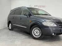 Usado SsangYong Rodius Limited 165 CV (121 kW) 2006 Gris / plata Monovolumen