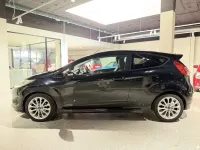 Usado Ford Fiesta Trend 95 CV (69 kW) 2014 Negro Utilitario