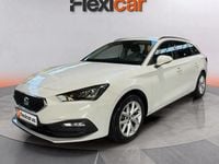 Usado Seat Leon Style 130 CV (95 kW) 2021 Blanco Familiar
